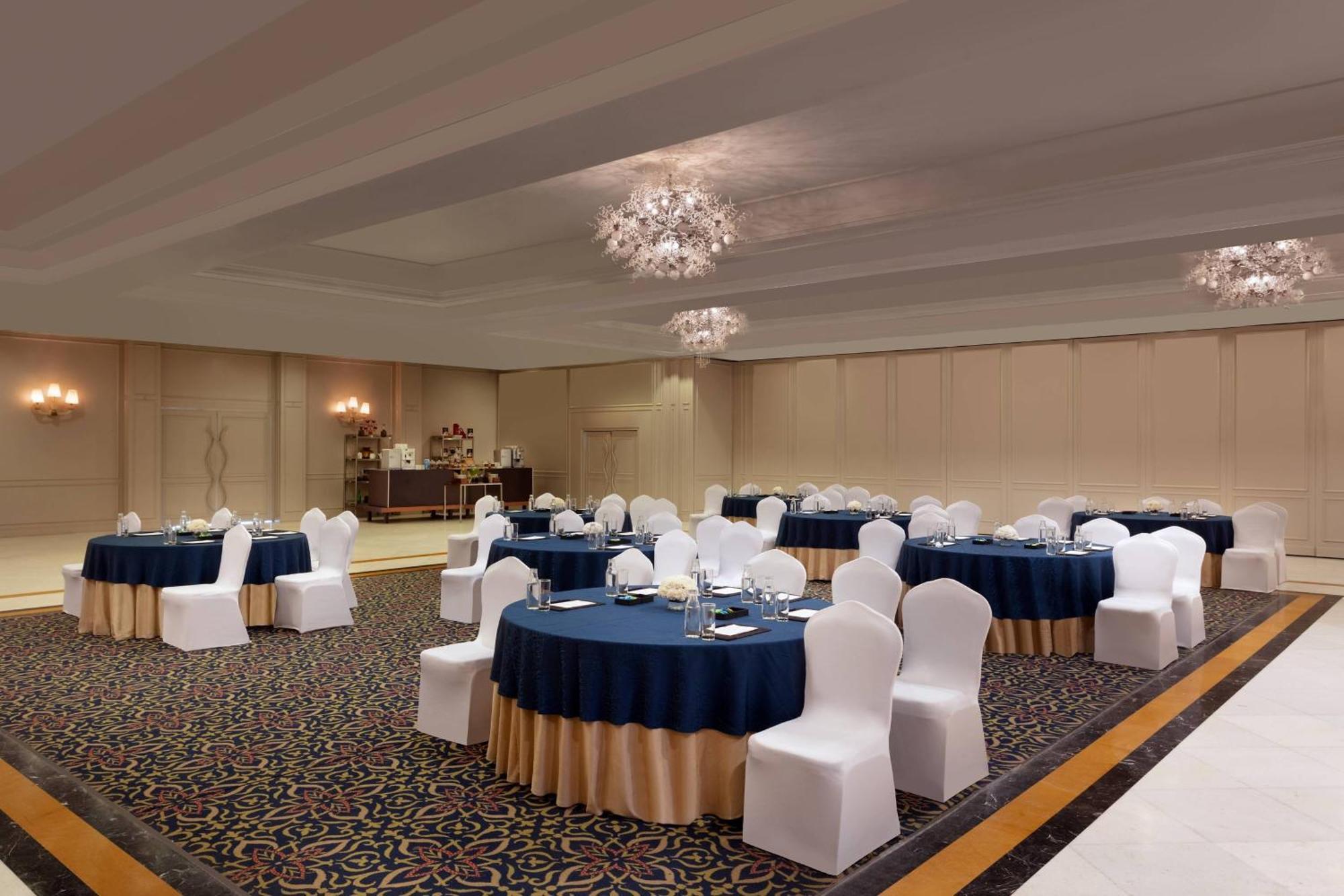 Surat Marriott Hotel Zewnętrze zdjęcie