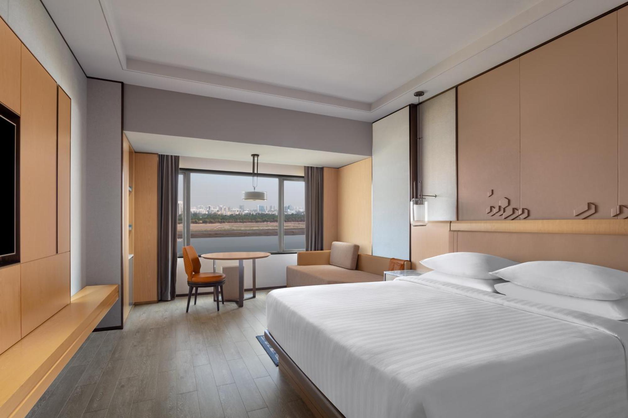 Surat Marriott Hotel Zewnętrze zdjęcie