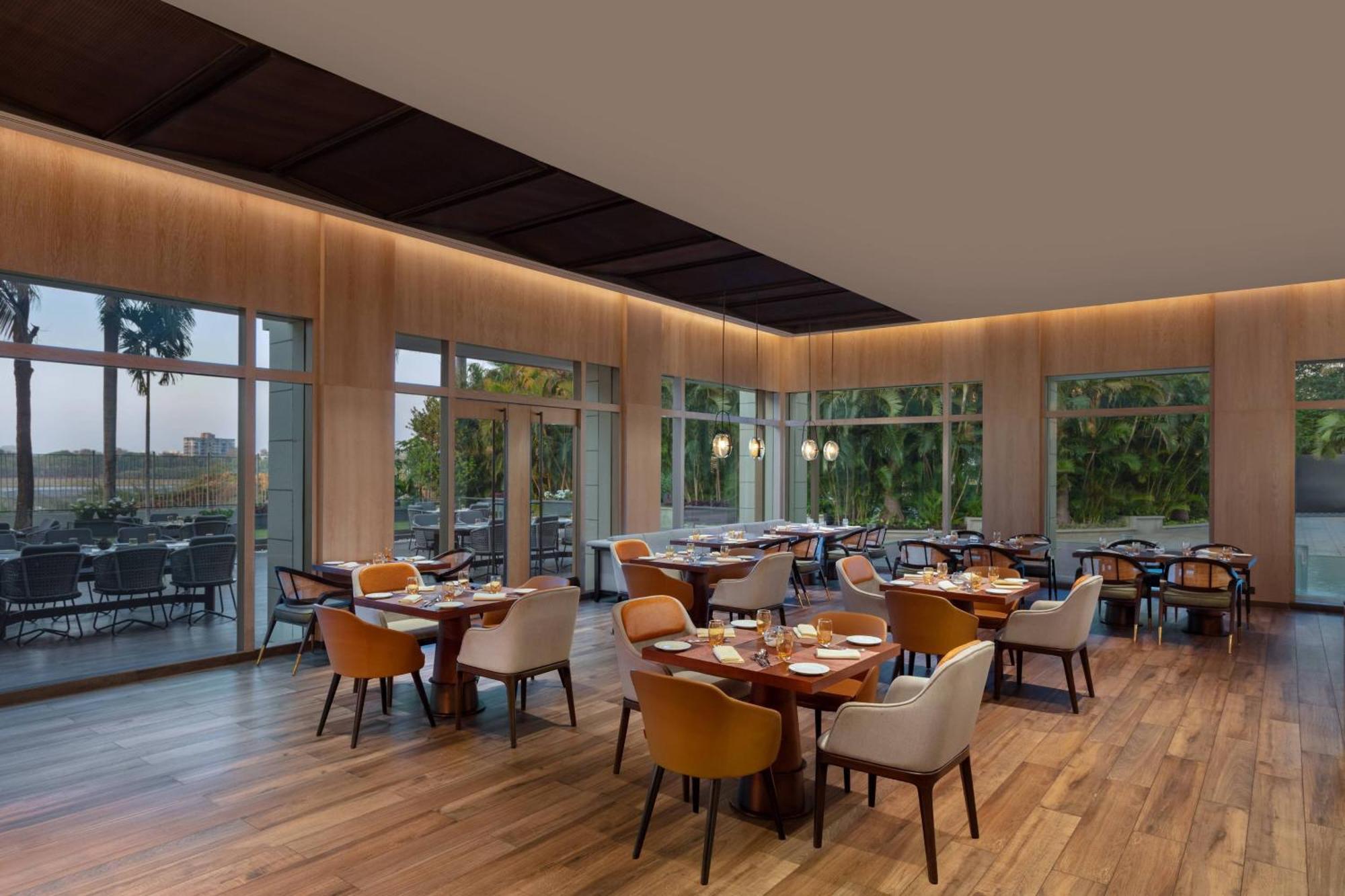 Surat Marriott Hotel Zewnętrze zdjęcie