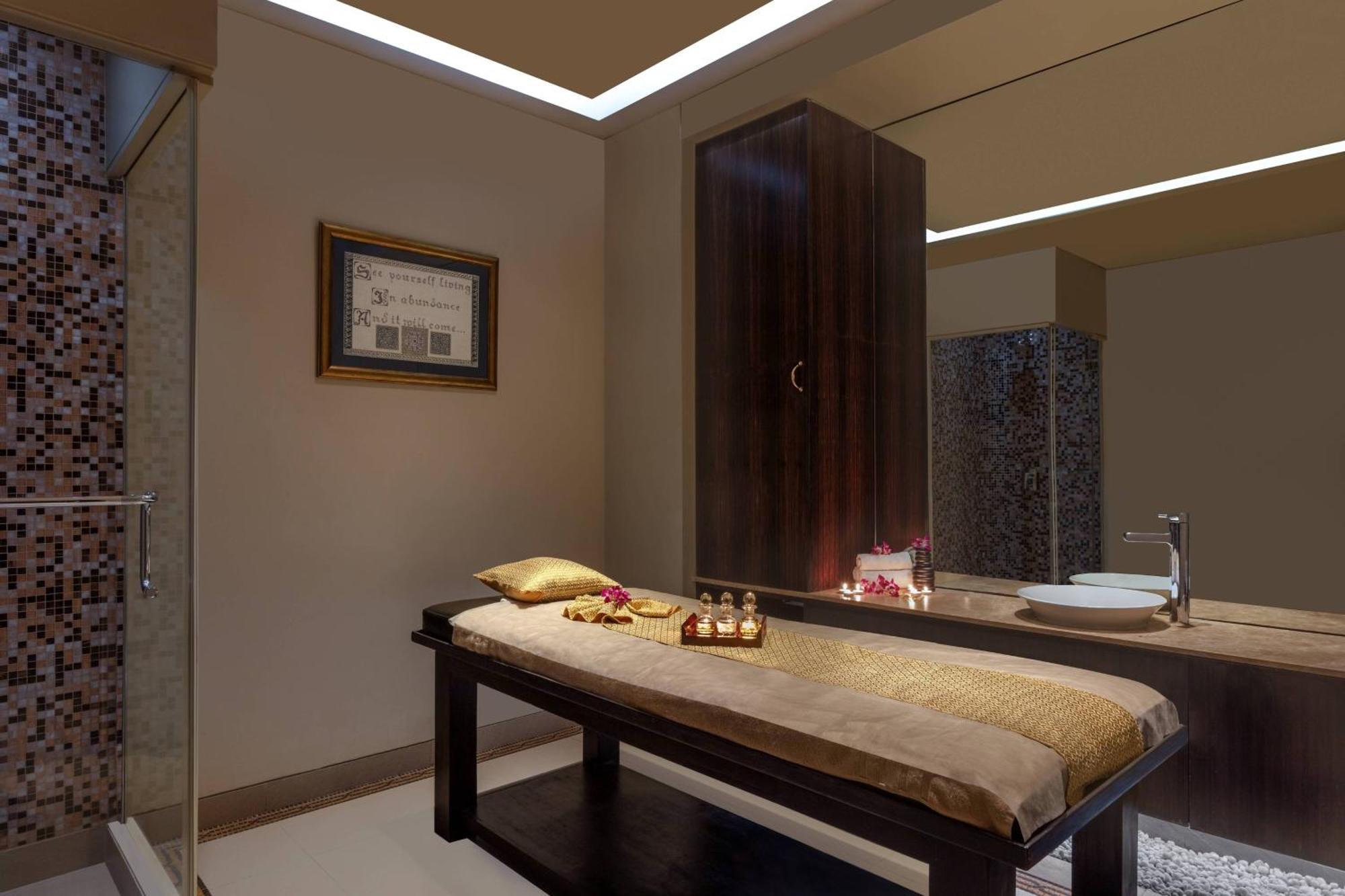 Surat Marriott Hotel Zewnętrze zdjęcie