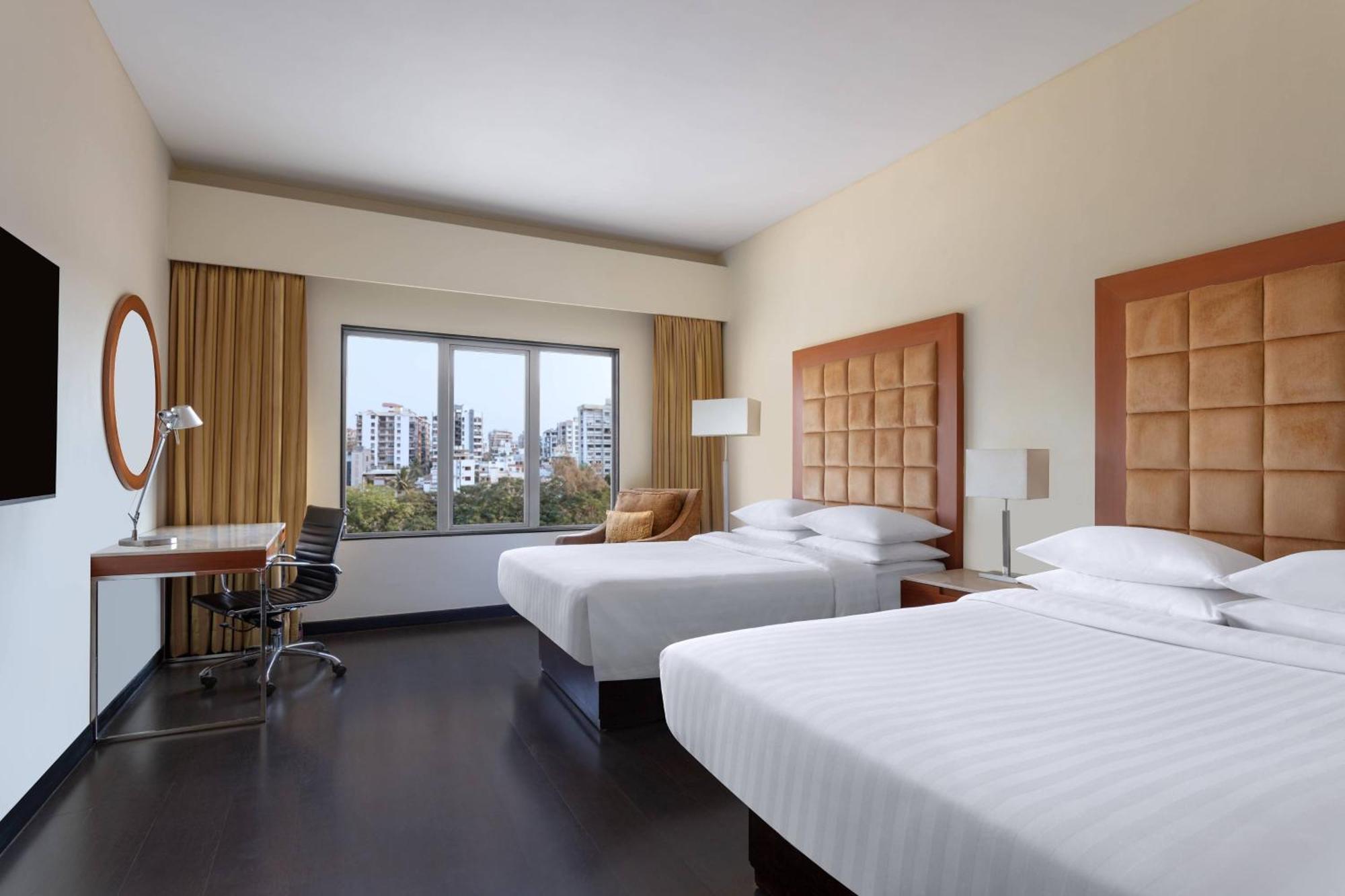 Surat Marriott Hotel Zewnętrze zdjęcie