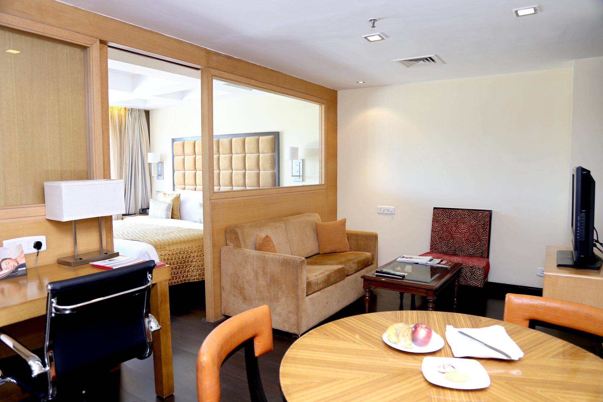 Surat Marriott Hotel Zewnętrze zdjęcie