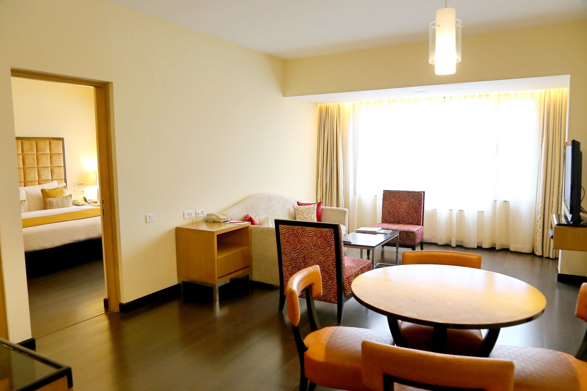 Surat Marriott Hotel Zewnętrze zdjęcie