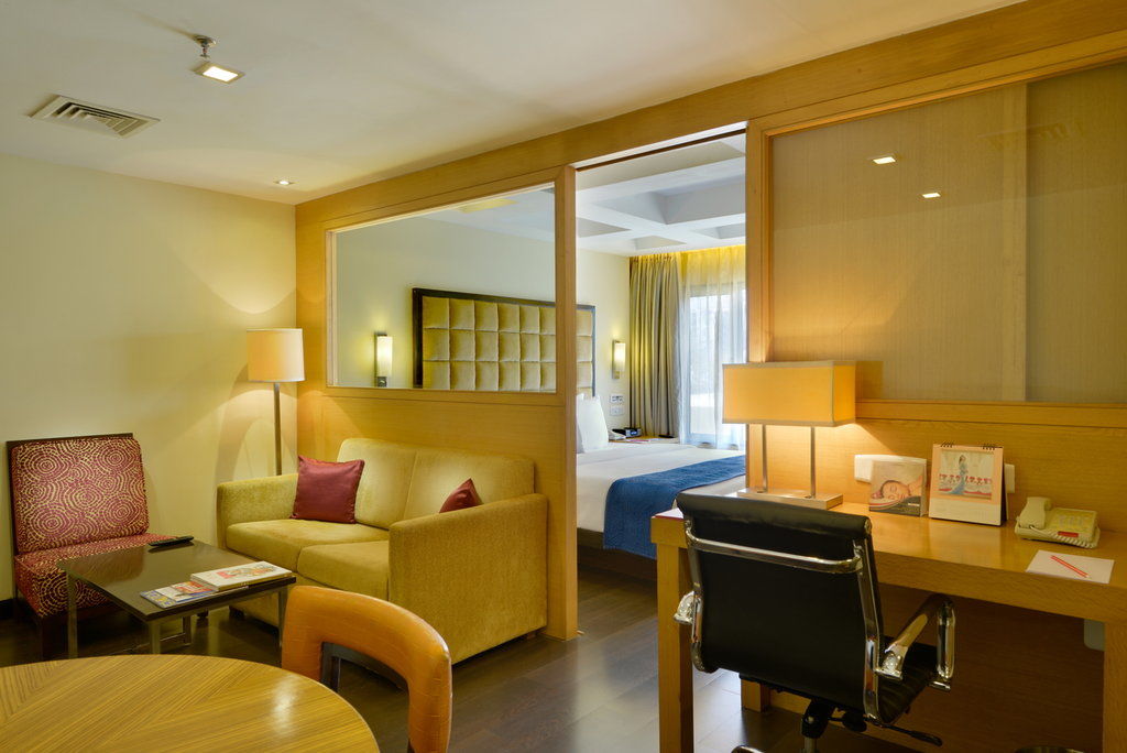 Surat Marriott Hotel Zewnętrze zdjęcie