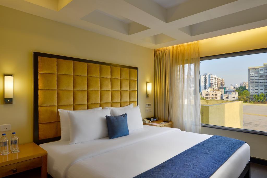 Surat Marriott Hotel Zewnętrze zdjęcie