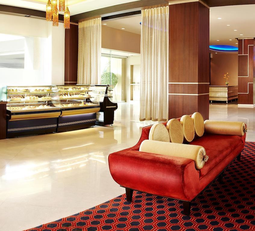 Surat Marriott Hotel Zewnętrze zdjęcie